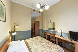 Отель Отель Фраполли Одесса Стандартный двухместный номер с 1 кроватью или 2 отдельными кроватями-2