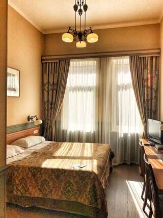 Отель Отель Фраполли Одесса Стандартный двухместный номер с 1 кроватью или 2 отдельными кроватями-4