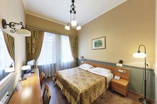 Отель Отель Фраполли Одесса Стандартный двухместный номер с 1 кроватью или 2 отдельными кроватями-7