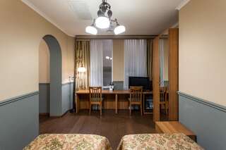Отель Отель Фраполли Одесса Двухместный номер эконом-класса с 1 кроватью или 2 отдельными кроватями без окна-1